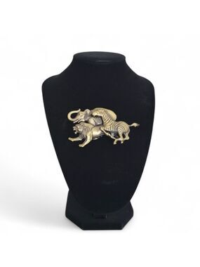 Vintage Lady Remington Safari Animal Brooch
